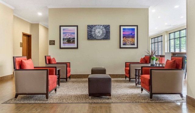 Comfort Inn & Suites Lakewood by JBLM