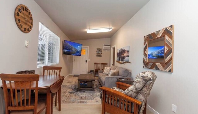 Comfortable Duplex Unit - Beautiful Lake Views!