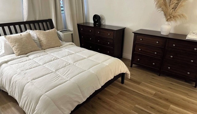 Cozy 3-bedroom apartment with WiFi in Centrally located Honolulu Salt Lake