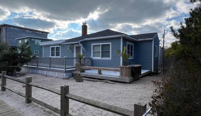 Cozy 4-bedroom House. Ocean Block