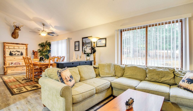 Cozy Bartlett Condo w/Deck & Resort Amenities!