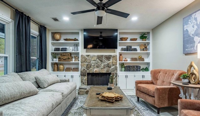 Dawg House 4BR Stay - Fenced Yard & Fast WiFi!