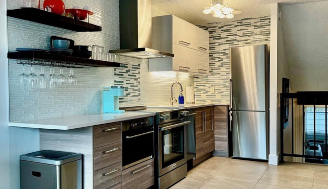 Downtown Rehoboth Beach- The Ark 1BR Condo Sleeps 4 w/Balcony & Parking