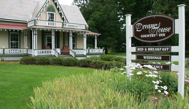 DreamHouse Country Inn