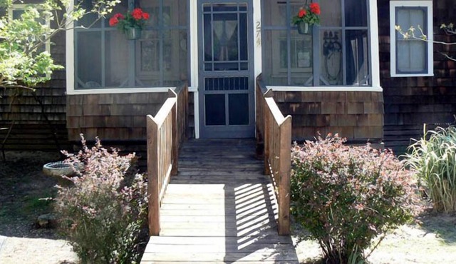 Enchanting 3 BR Home on a Beach Block - Now Booking for 2024 / Ocean Beach, NY