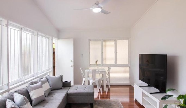 Entire New renovated 2bedrm unit next to southbank