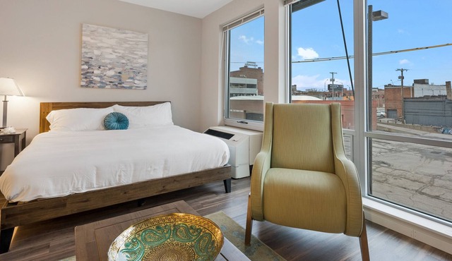 Experience True Comfort: Relax in our Spacious and Immaculate Concept Studio 345