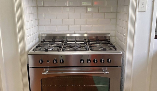 Family friendly, spacious home, city living