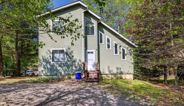 Family-friendly Tobyhanna Vacation Rental w/ Deck!