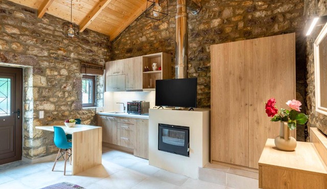 Fotoula's stone studio