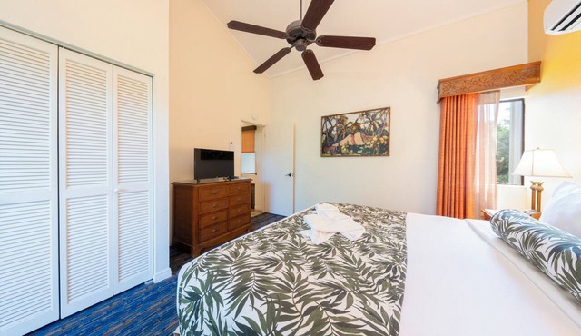 Four 1BR Condos w/ Beach Gear + Pool & Jacuzzi + Fire Pits | Free Parking