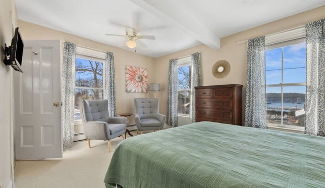Great Harbor Inn Talaria Room 21