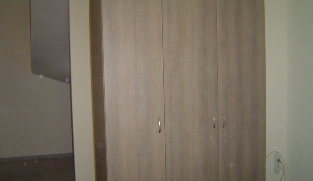 Ground floor bachelor room safe and cool