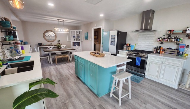 H20 Paradise...Waterfront and close to Galveston beach!