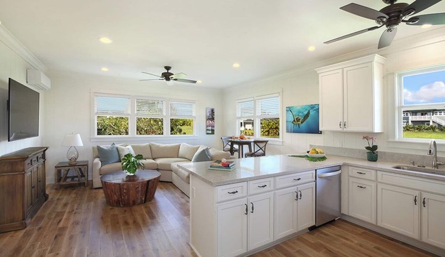 Hale Lo'i Cottage: Luxury + Convenience in Poipu
