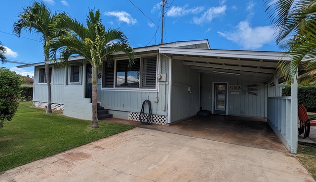 Hale Mano Kia - New AC in Classic 3BR West Side Bungalow . TVNC# 5001