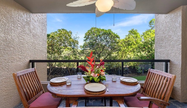 🏖️Hawaiian Unit + Walking Distance to Town | AC & WIFI!