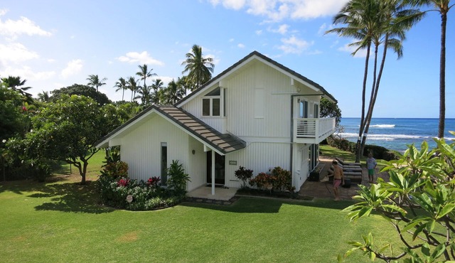 Heavenly Waters Home at Maili Point - Oceanfront Beauty