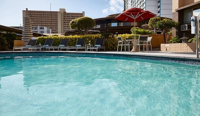 High Floor City View Two Queens, 3 Relaxing Units, Rooftop Garden Escape