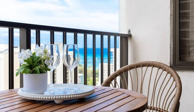 High-floor stay w/lanai & free parking