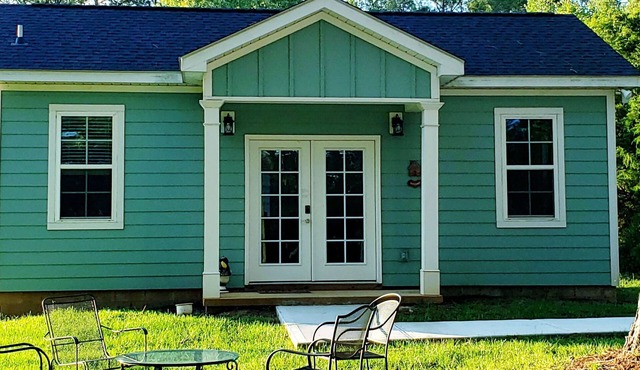 High Meadows Cottage on 16 Acres property, No Pet Fee