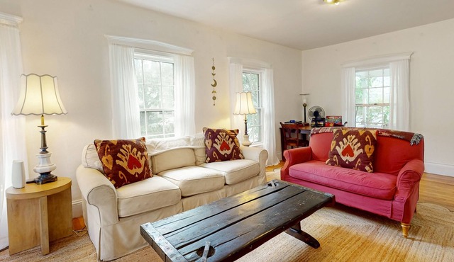 Historic 1860s farmhouse & back house with a large yard, washer/dryer, & deck