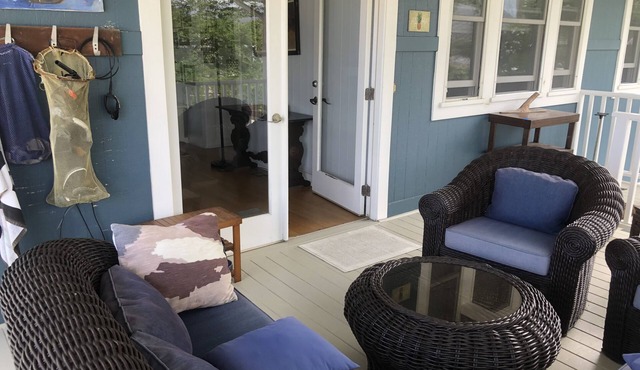 Historic Hawaiian cottage in Lanikai fully furnished and completely remodeled