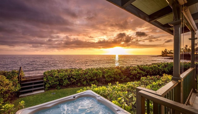 HOKU'EA HALE Oceanfront Private Home with Hot Tub