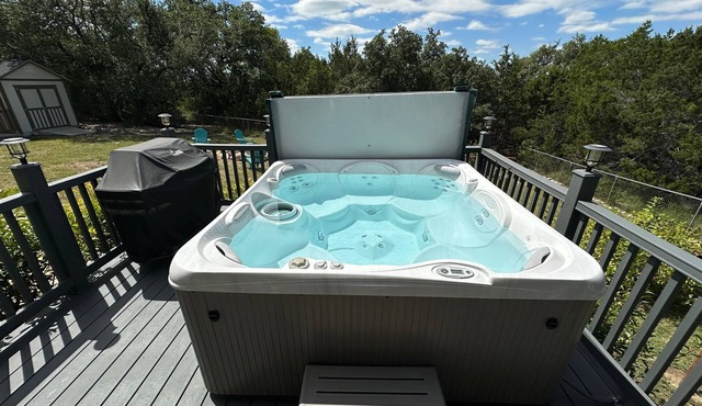 Honey's Lake House | Hot Tub: Your Perfect Getaway