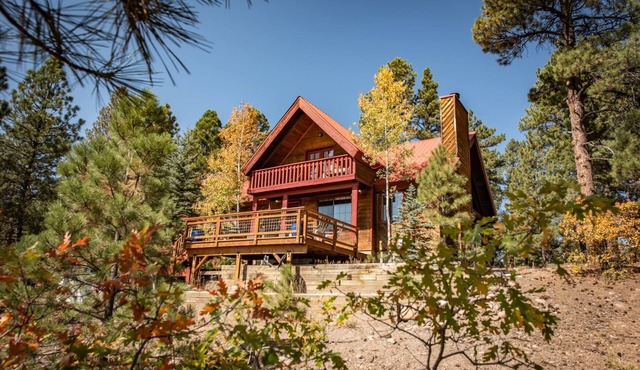 Hot Tub, Hike, Fish, Ride, Eat, Drink or just relax in the Spa