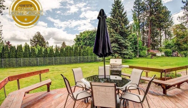 Huge Fenced Bkyrd-15 Min 2 Dwntwn-Spacious 4 Bedroom-Luxe Bthrm-arcade-Eco Clean