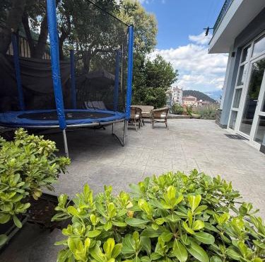 I Kastoria Book House with Garden motorbike friendly