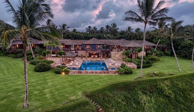 Impeccable estate on 15 acres with private pool, jacuzzi, private beach, gym and much more!