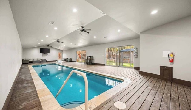Indoor Pool & Game Room, Pet-Friendly Retreat