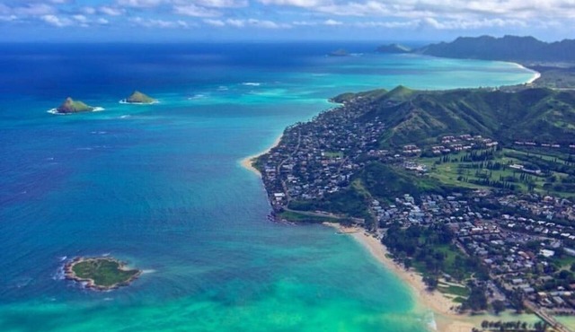 Kailua 2 Bedroom, 2 Bath Private Unit - 15 Minute Walk to Beach