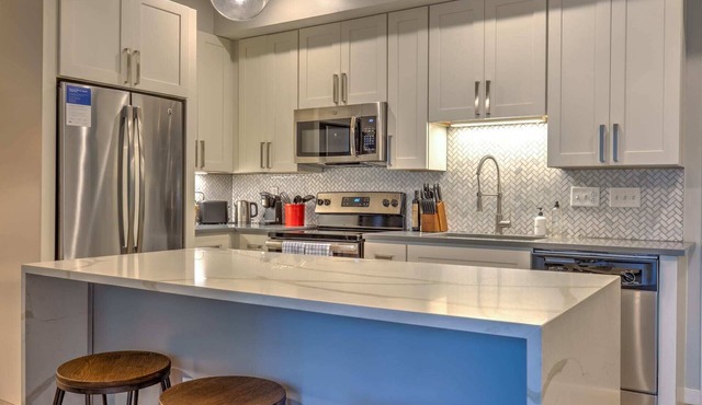 Kasa | Welcoming 1BD + Walk to The Zoo | Forest Park