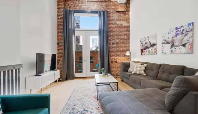 King Loft Retreat | Balcony | Pet-Friendly | 30Day