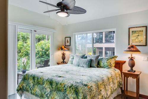 Kona Beach Bungalows