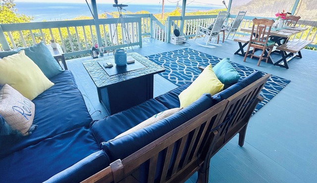 Kona coffee farm retreat, with full ocean views near Kailua Kona!