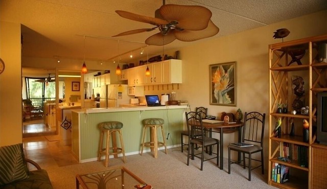 Kona Pacific B311 - Quiet, comfortable & walking distance to Town and the beach