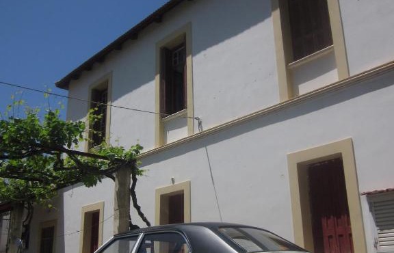 Kyra Vintage House