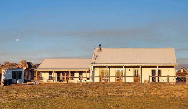 Lachney Cottage Dalgety - Snowy Mountains Holiday Accommodation