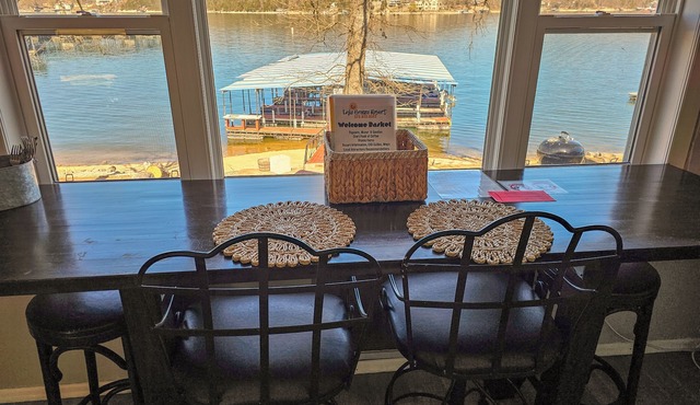 Lake Breeze Resort