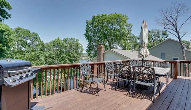 Lakefront Missouri Vacation Rental w/Dock & Slip!