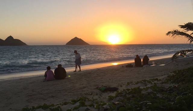 LANIKAI Plantation Cottage located only 3 houses from famous Lanikai Beach
