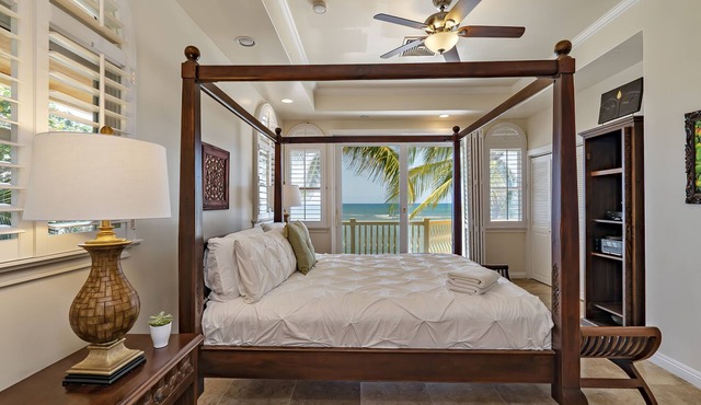 Large Family Retreat on Calm Swimming Beach, A/C