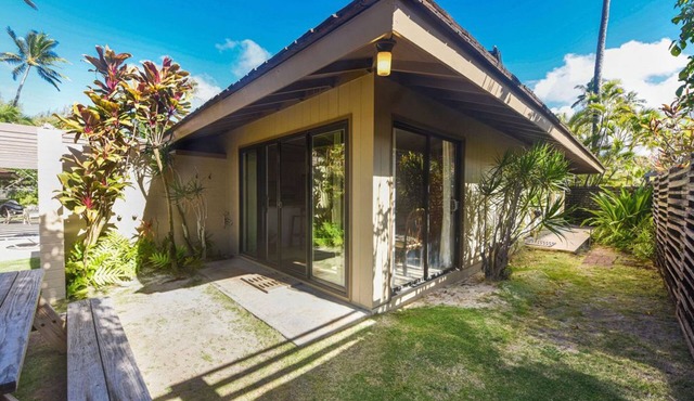 licensed NUC no 90/TVU-0326 Serenity Beachfront Cottage