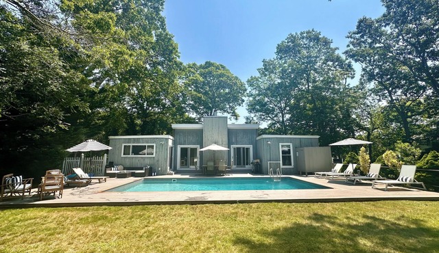 LOUNGE BY THE POOL, HEAD TO THE BEACH, RELAX AT THIS HAMPTONS HAVEN!