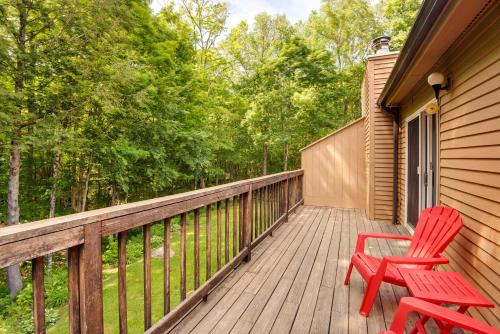 Lovely White Mountains Condo: Hike, Ski & Unwind!