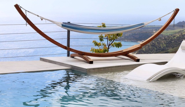 Luxuriöse "Villa Stefanos" mit Meerblick by Interhome